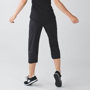 EUC Lululemon Athletica Black Step Lively Crop Pants